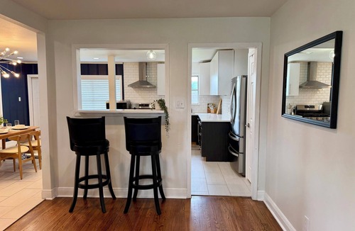 West Orange House | Quiet West Orange Stay Clean & Comfortable