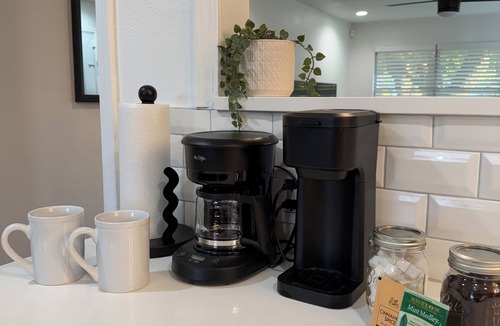 West Orange House | Quiet West Orange Stay Clean & Comfortable
