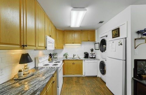 Georgetown Apartment | Quit location very close to Historic downtown square and Southwestern University
