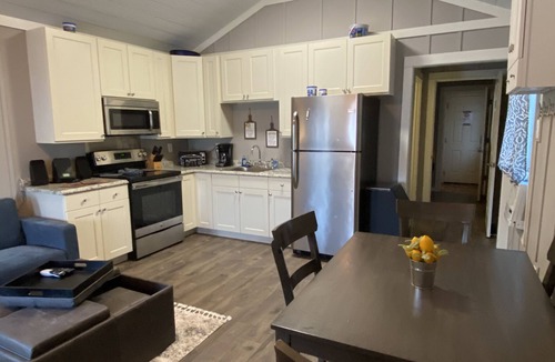 Venice House | R&R Getaway Comfort on the water!