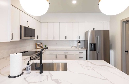 Parker Lane Condo | [R26] 1BD/1BA Condo. Brand New, Furnished & Work-Ready!