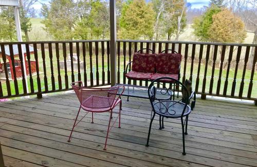 Versailles Bed & Breakfast | Rabbit Creek Bed & Breakfast