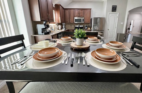 South Arlington House | Rally & Rest — Heated Massage Chairs, Pool Table, 4 miles to AT&T Stadium