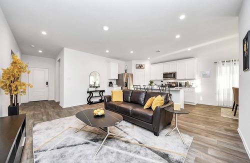 Barker House | Rammies 3-bedroom Cozy house with community Pool Access in Fulshear