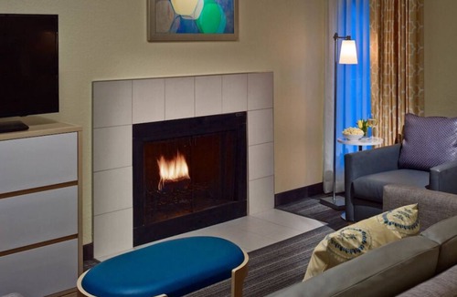 Eagan House | Rare Gem! 4 Convenient Units, Pool, Free Breakfast, Pets-Friendly Property