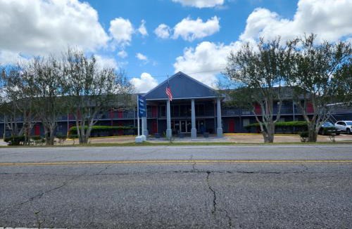 Houma Hotel | Red Carpet Inn - Houma