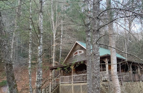 Campton Cabin | Red River Gorge secluded 2 bedroom cabin with a hot tub