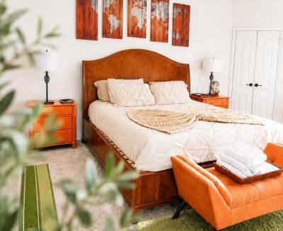 Legacy Park House | Regent Villa - Theatre - Hot Tub - Game Room - BBQ
