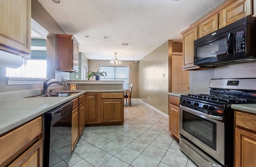 Algiers House | Relax at Behrman Place