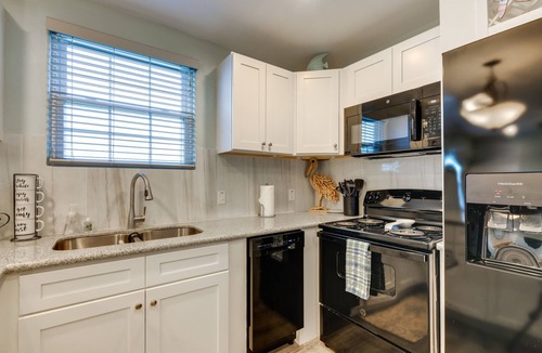 Rockport Cottage | Relax at Heron Bay Cottage in Rockport, Texas!