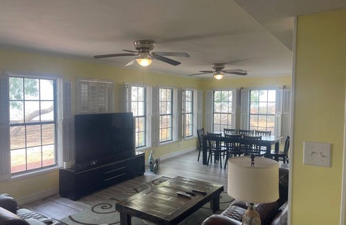 Riviera House | Relax At Our Baffin Bay Retreat On The Water