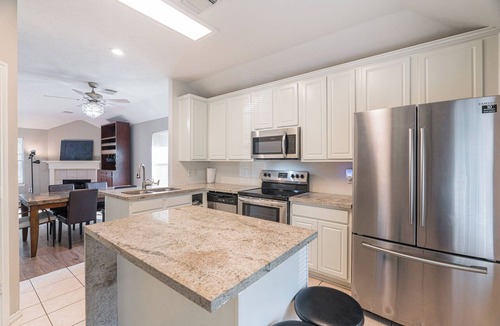 Alden Bridge House | Relax in this amazing house in the Woodlands, village of Alden Bridge.