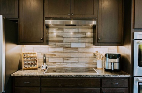 Keller House | Relax - Outdoor Living and Hot Tub, Shops and Restaurants Nearby