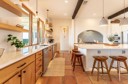 Lago Vista House | Relax, Play & Savor Lake Travis in a Renovated Home with Premium Hospitality