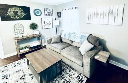 Nederland House | Relax & Unwind in 2BR 1BA Home in Quiet Neighborhood