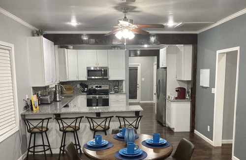 Highland Historic District House | Relaxation on Robinson Place