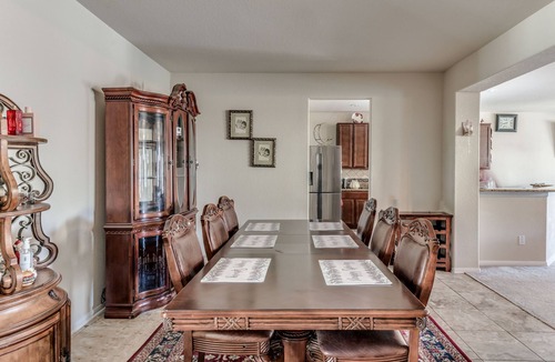 Barker House | Relaxing 5 BR Home perfect for a weekend getaway w/4 king beds