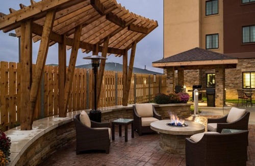 Wichita Falls Apartment | Relaxing Retreat Near Castaway Cove Water Park! Fitness Center + Free Parking