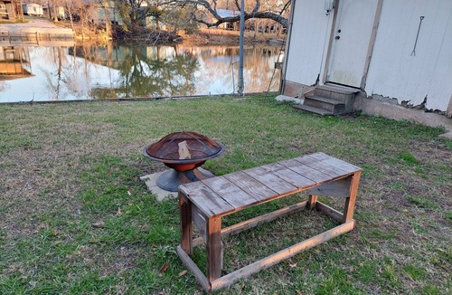 Trinity House | Relaxing River House on Trinity River