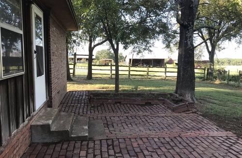 Antlers House | Relaxing three bedroom house on our working cattle ranch just outside city limit