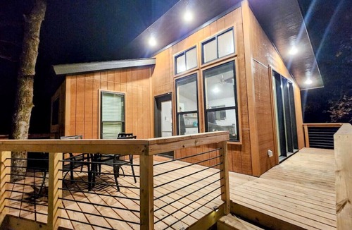 Athens Cabin | Relaxing Treehouse Getaway