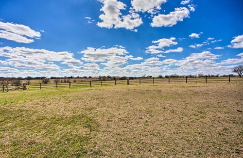 Sanger Apartment | Remodeled Ranch Apt in Sanger: 12 Mi to Lake!