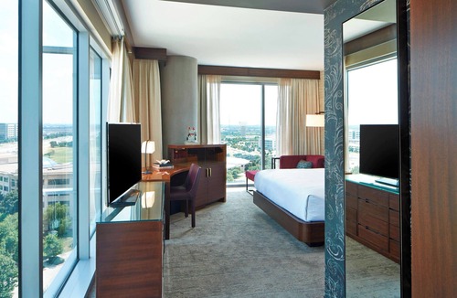 Legacy Park Hotel | Renaissance Dallas at Plano Legacy West Hotel