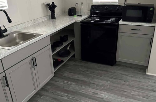 Lufkin House | Renovated Downtown Home