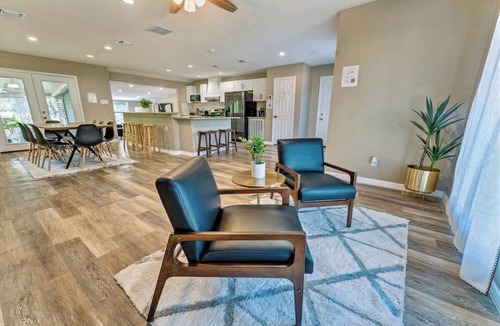 Shearer Hills - Ridgeview House | Resort 4BR w/Pool, Hot Tub, Pickleball, Sleeps 12