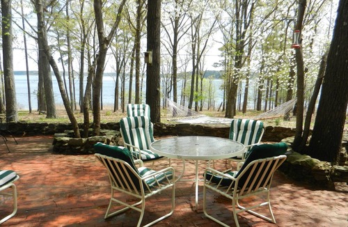 Eden Isle House | Resort community, 50 yards from the lake, near marina, family & pet friendly