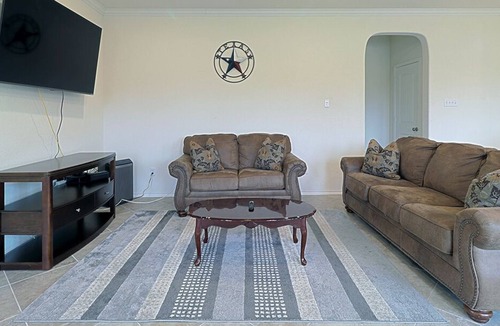 Round Rock House | Riley Residence - Dell Diamond and Kalahari WaterPark