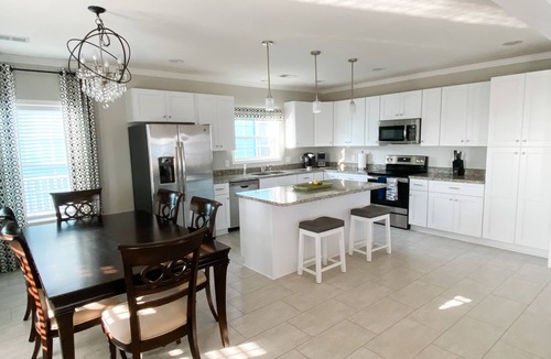 Venice Cabin | Rip Line Lodge at Venice Marina- 3bedroom/2bath lodge