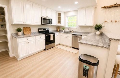 D'Iberville House | River & Beach Getaway Stylish 3BR in D'Iberville