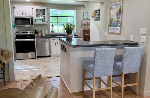 Hunt House | River House at Sleepy Hollow - Riverfront Retreat - Sleeps 14