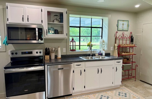 Hunt House | River House at Sleepy Hollow - Riverfront Retreat - Sleeps 14