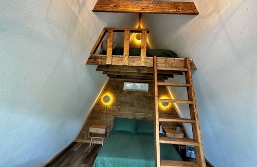 Eureka Springs Cabin | Riverside A-Frame Cabin w/Private Access to the Kings River, Eureka Springs, AR