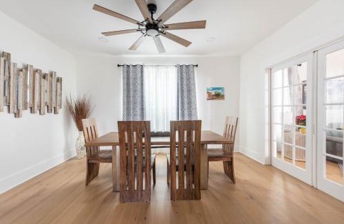 Mahncke Park House | Riverwalk Pearl Zoo Museums Pool 5 BR 4 full and 1 half Baths