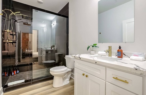 Lower Garden District Apartment | Roami at Churchill | 1 Bedroom