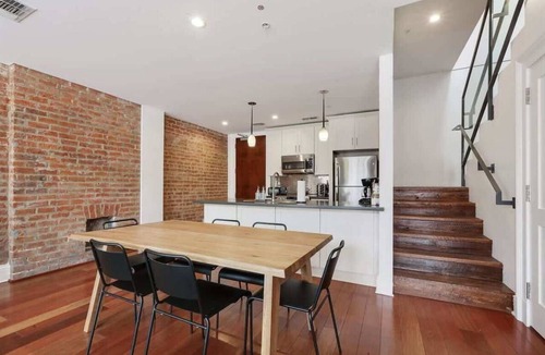 Central Business District Apartment | Roami at Factors Row in Bourbon St. | 3BR