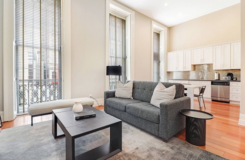 Central Business District Apartment | Roami at Factors Row