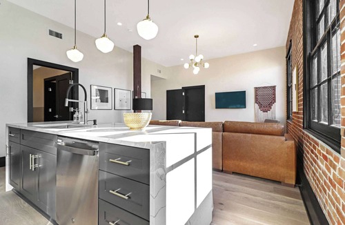 Arts/Warehouse District House | Roami at The Lola | Near French Qtr. | 2 Bedroom
