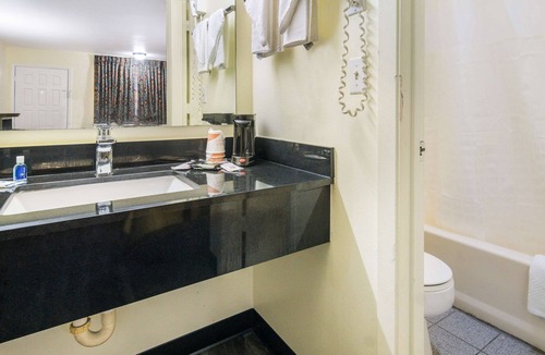 Ranger Hotel | Rodeway Inn Ranger I-20