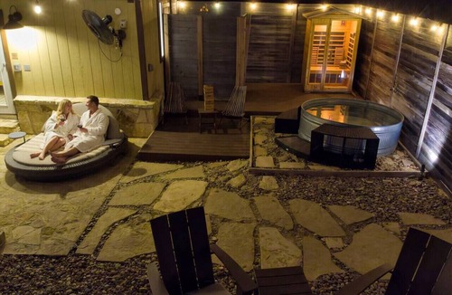 Wimberley Cabin | Romantic Tiny Luxury Retreat w/hot tub, sauna & outdoor shower in Wimberley/10 acres