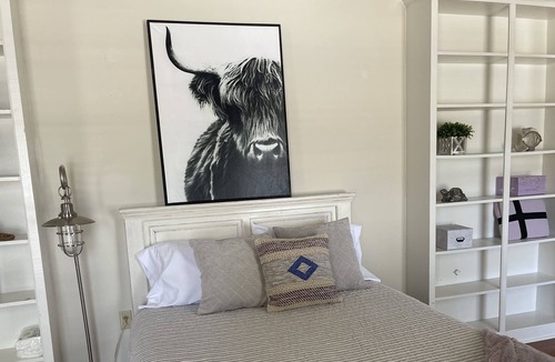 Shenandoah House | Romantic white farm 4 bedroom house
