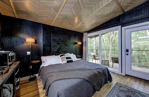 Alvord Cabin | Romantic Woodland Cabin Hideaway Near the Lake in Scenic Texas Countryside