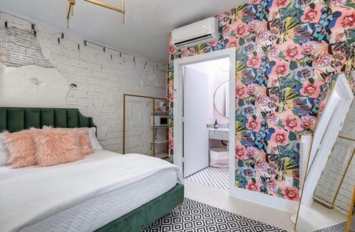 Galveston Hotel | Room 3 Oleander Hotel Family-Friendly Galveston Hotel 1 Mile from Beach