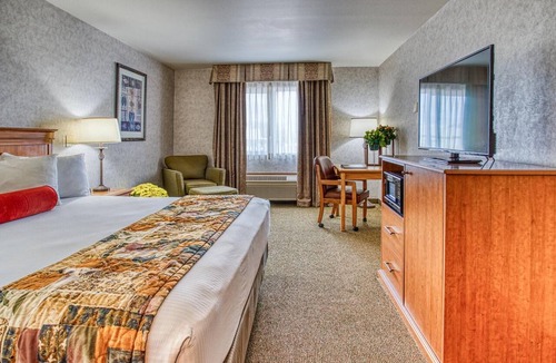 Hines Hotel | Rory & Ryan Inn
