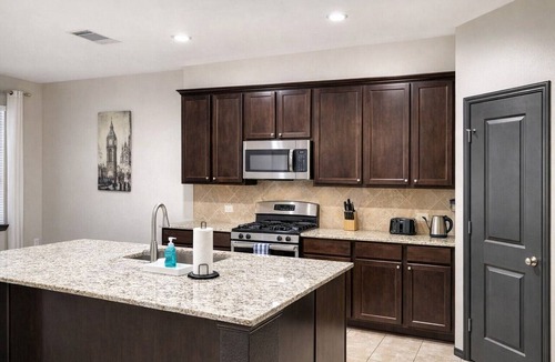 Richmond House | Rosenberg 4BR 3 Baths Getaway- 6 Beds Ideal for Families & Groups! Book Now!