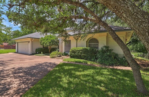 Brushy Bend Park House | Round Rock Lakefront Home w/Water Toys & Fire Pit