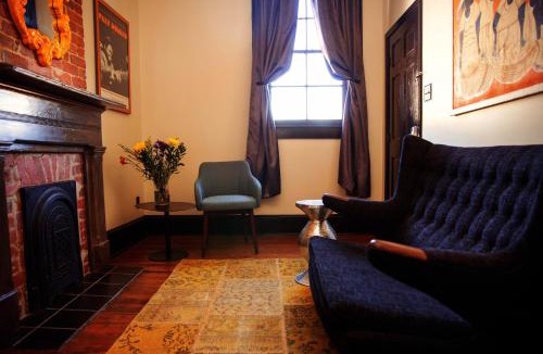 Faubourg Marigny Hotel | Royal Street Inn & Bar